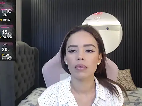 Snapshot of naomis_36 chatting on 06-02-26, 02:06 naomis 36 online show from 06-02-26, 02:06