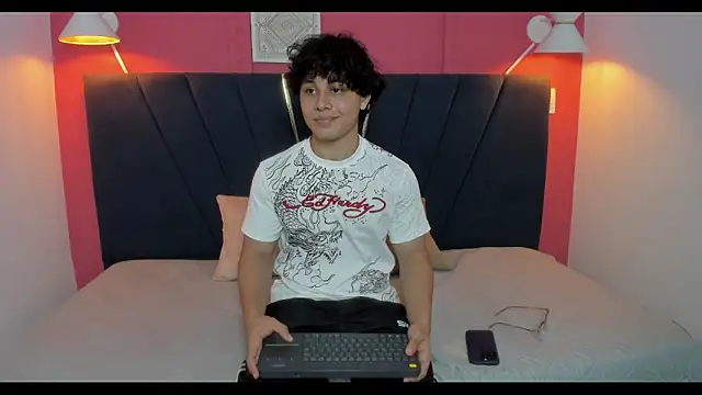 Snapshot of latin_beast4 chatting on 05-30-26, 07:41 latin beast4 online show from 05-30-26, 07:41