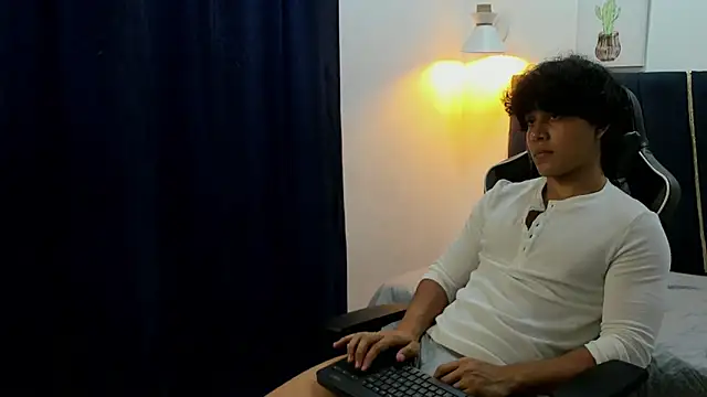 Snapshot of latin_beast4 chatting on 05-07-26, 10:57 latin beast4 online show from 05-07-26, 10:57