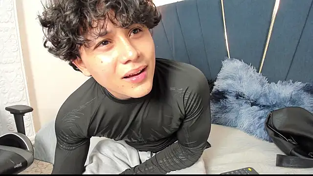Snapshot of latin_beast4 chatting on 05-19-26, 07:54 latin beast4 online show from 05-19-26, 07:54