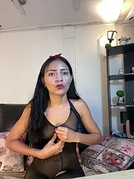 Snapshot of Karol_Wilde chatting on 05-19-26, 12:59 Karol Wilde online show from 05-19-26, 12:59