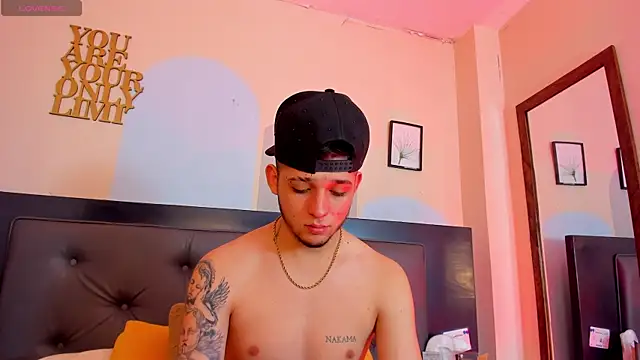 Snapshot of Boy_Mathew chatting on 06-15-26, 12:16 Boy Mathew online show from 06-15-26, 12:16
