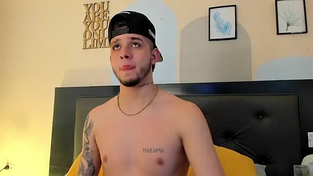 Snapshot of Boy_Mathew chatting on 07-17-26, 11:29 Boy Mathew online show from 07-17-26, 11:29
