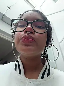 Snapshot of Bunny-fire chatting on 05-24-26, 07:14 Bunny-fire online show from 05-24-26, 07:14
