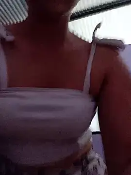 Snapshot of _Angelgold chatting on 06-21-26, 07:41 Angelgold online show from 06-21-26, 07:41