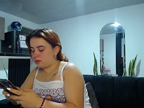 Snapshot of sweet_bella_29 chatting on 05-20-26, 03:03 sweet bella 29 online show from 05-20-26, 03:03