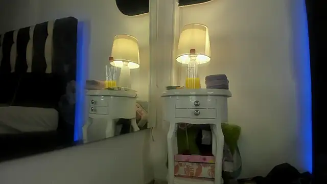 Snapshot of valery-hott-gb chatting on 06-11-26, 12:32 valery-hott-gb online show from 06-11-26, 12:32