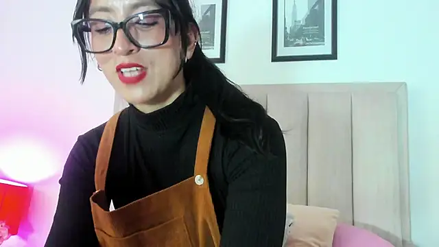 Snapshot of ZarayFeet chatting on 05-24-26, 04:07 ZarayFeet online show from 05-24-26, 04:07