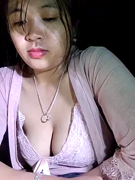 Snapshot of Tryphena chatting on 05-05-26, 02:42 Tryphena online show from 05-05-26, 02:42
