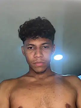 Snapshot of thecamilo chatting on 05-06-26, 05:33 thecamilo online show from 05-06-26, 05:33