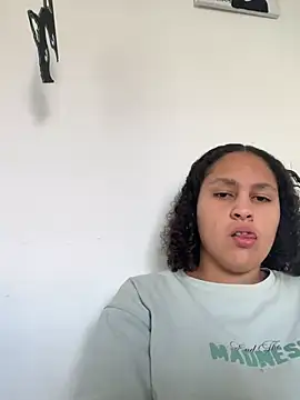 Snapshot of Selene_Voon_ chatting on 08-01-26, 09:57 Selene Voon online show from 08-01-26, 09:57