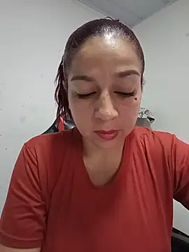 Snapshot of Tumilf chatting on 05-16-26, 07:57 Tumilf online show from 05-16-26, 07:57