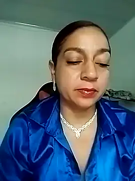 Snapshot of Tumilf chatting on 06-04-26, 04:33 Tumilf online show from 06-04-26, 04:33