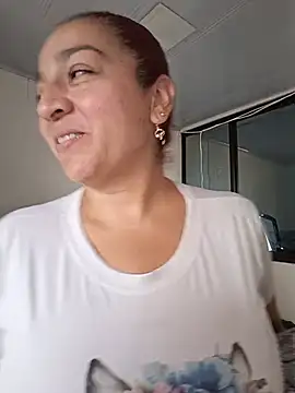 Snapshot of Tumilf chatting on 07-04-26, 02:54 Tumilf online show from 07-04-26, 02:54