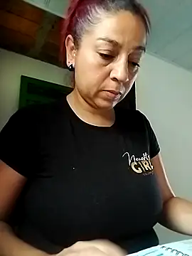 Snapshot of Tumilf chatting on 06-01-26, 04:17 Tumilf online show from 06-01-26, 04:17