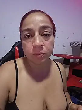 Snapshot of Tumilf chatting on 06-23-26, 05:27 Tumilf online show from 06-23-26, 05:27