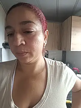 Snapshot of Tumilf chatting on 06-25-26, 12:21 Tumilf online show from 06-25-26, 12:21