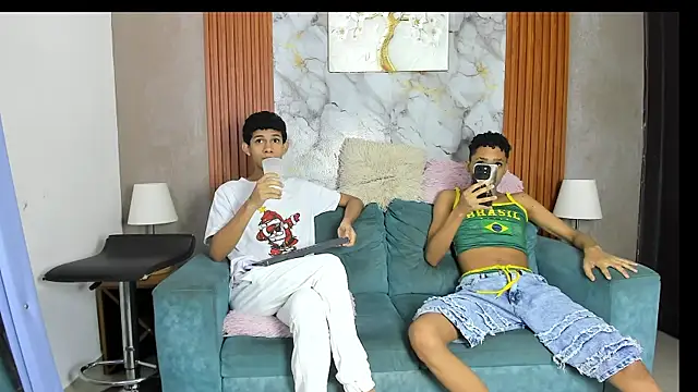 Snapshot of TWINKS_BOYSX chatting on 07-14-26, 01:17 TWINKS BOYSX online show from 07-14-26, 01:17