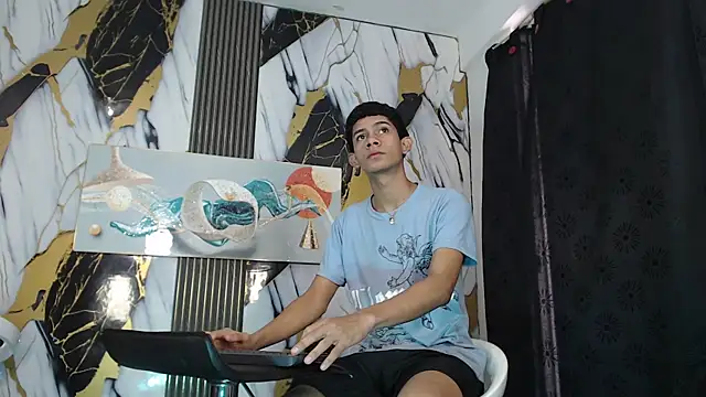 Snapshot of TWINKS_BOYSX chatting on 06-06-26, 01:27 TWINKS BOYSX online show from 06-06-26, 01:27