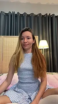 Snapshot of Mini_girl_do_it_better chatting on 05-19-26, 01:56 Mini girl do it better online show from 05-19-26, 01:56