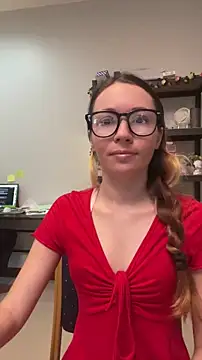 Snapshot of Mini_girl_do_it_better chatting on 06-01-26, 11:59 Mini girl do it better online show from 06-01-26, 11:59