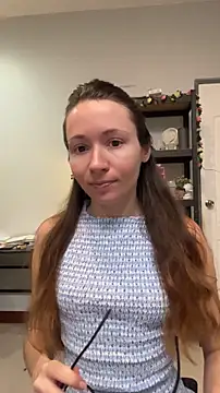 Snapshot of Mini_girl_do_it_better chatting on 05-29-26, 03:18 Mini girl do it better online show from 05-29-26, 03:18