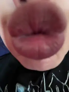 Snapshot of ICEDGLOSS chatting on 07-03-26, 11:17 ICEDGLOSS online show from 07-03-26, 11:17