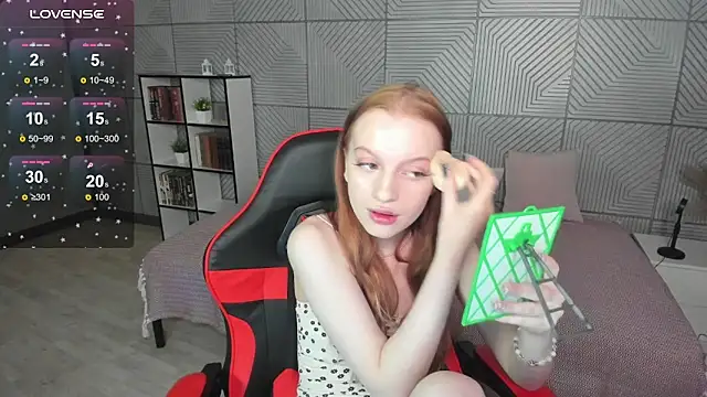 Snapshot of LunaTerry chatting on 05-15-26, 03:15 LunaTerry online show from 05-15-26, 03:15