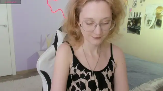 Snapshot of LunaTerry chatting on 07-19-26, 06:22 LunaTerry online show from 07-19-26, 06:22
