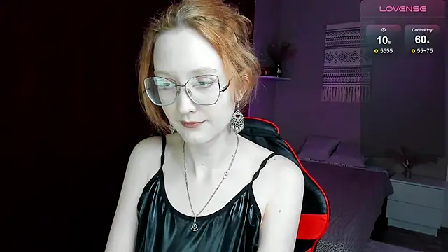 Snapshot of LunaTerry chatting on 05-26-26, 08:01 LunaTerry online show from 05-26-26, 08:01