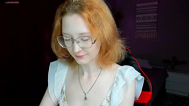 Snapshot of LunaTerry chatting on 06-10-26, 07:42 LunaTerry online show from 06-10-26, 07:42
