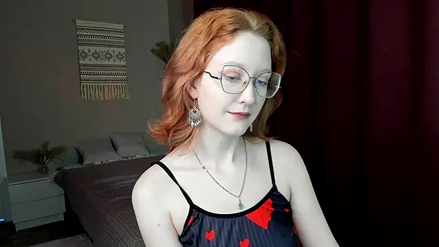 Snapshot of LunaTerry chatting on 05-13-26, 08:10 LunaTerry online show from 05-13-26, 08:10
