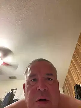 Snapshot of Gilbert2014 chatting on 05-08-26, 06:06 Gilbert2014 online show from 05-08-26, 06:06