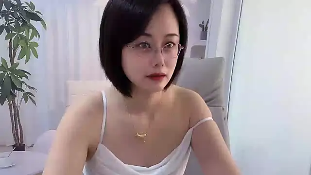 Snapshot of Naomi_Z chatting on 06-01-26, 11:37 Naomi Z online show from 06-01-26, 11:37