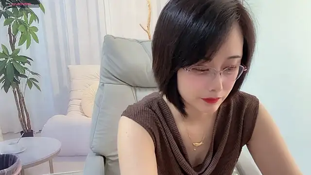 Snapshot of Naomi_Z chatting on 05-27-26, 11:23 Naomi Z online show from 05-27-26, 11:23