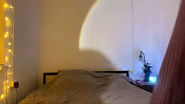 MoonlitMuse82 online show from 05-05-26, 03:59
