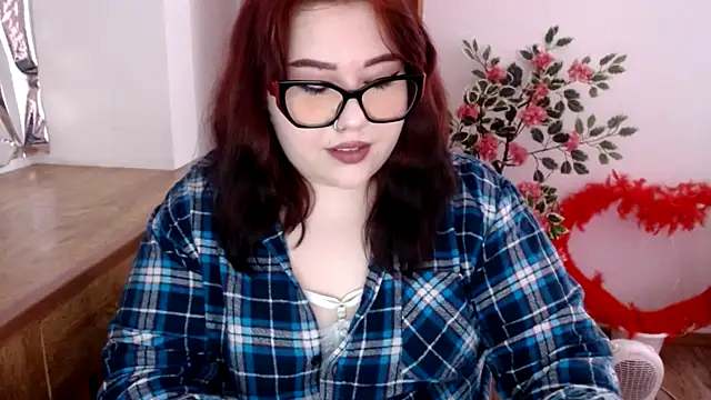 Snapshot of KarolinasHot chatting on 06-10-26, 06:53 KarolinasHot online show from 06-10-26, 06:53