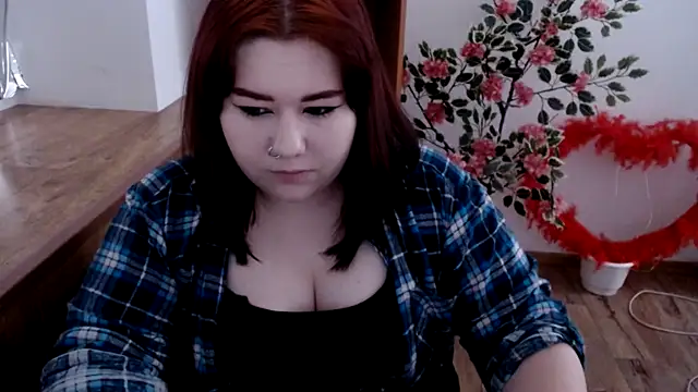 Snapshot of KarolinasHot chatting on 06-20-26, 10:04 KarolinasHot online show from 06-20-26, 10:04