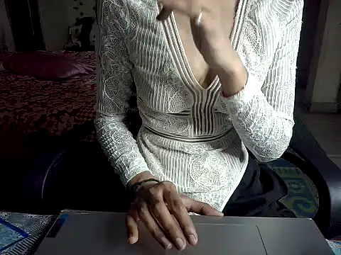 Snapshot of Sexyrossy7 chatting on 05-15-26, 06:39 Sexyrossy7 online show from 05-15-26, 06:39