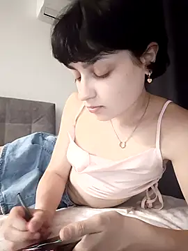 Snapshot of zyranoct chatting on 07-25-26, 01:13 zyranoct online show from 07-25-26, 01:13