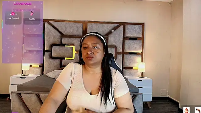 Snapshot of Rachell_Carter chatting on 05-15-26, 04:10 Rachell Carter online show from 05-15-26, 04:10