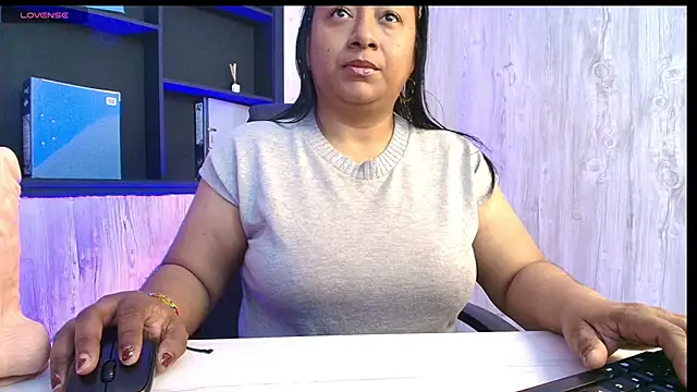 Snapshot of Rachell_Carter chatting on 06-17-26, 04:56 Rachell Carter online show from 06-17-26, 04:56