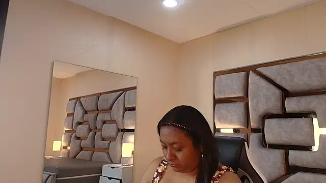 Snapshot of Rachell_Carter chatting on 05-20-26, 04:31 Rachell Carter online show from 05-20-26, 04:31