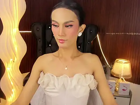Snapshot of Estella_Hilton chatting on 06-16-26, 11:43 Estella Hilton online show from 06-16-26, 11:43