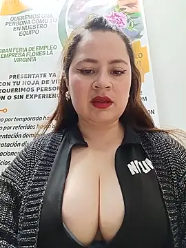 Snapshot of VANESSA__28 chatting on 06-08-26, 01:33 VANESSA 28 online show from 06-08-26, 01:33