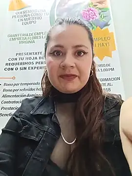 Snapshot of VANESSA__28 chatting on 06-17-26, 04:39 VANESSA 28 online show from 06-17-26, 04:39