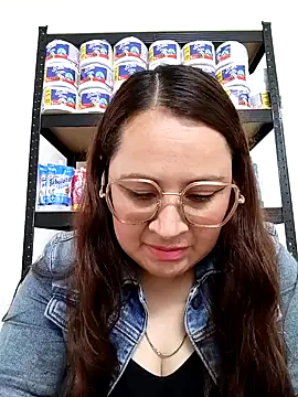 Snapshot of VANESSA__28 chatting on 05-14-26, 12:35 VANESSA 28 online show from 05-14-26, 12:35