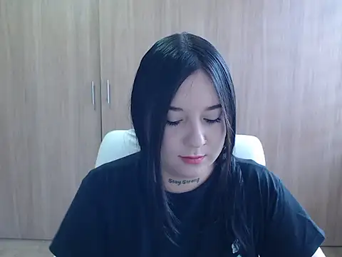 Haileey ross online show from 05-18-26, 02:11