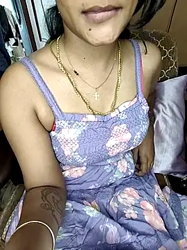 Snapshot of Tamil__Thara003 chatting on 06-26-26, 06:41 Tamil Thara003 online show from 06-26-26, 06:41