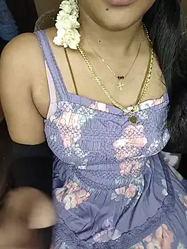 Snapshot of Tamil__Thara003 chatting on 06-14-26, 03:24 Tamil Thara003 online show from 06-14-26, 03:24